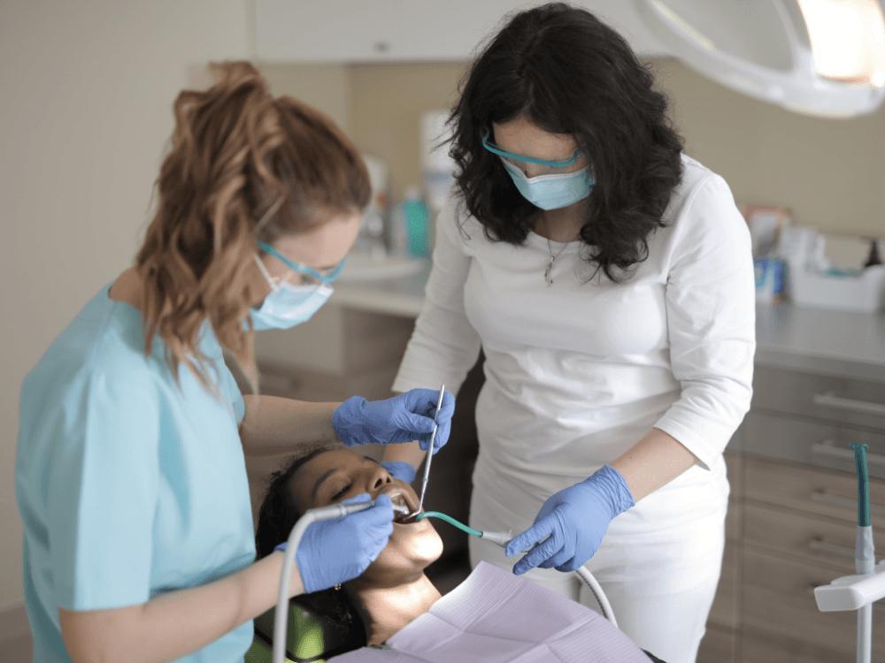 Descobrindo a odontologia como é o curso na prática 